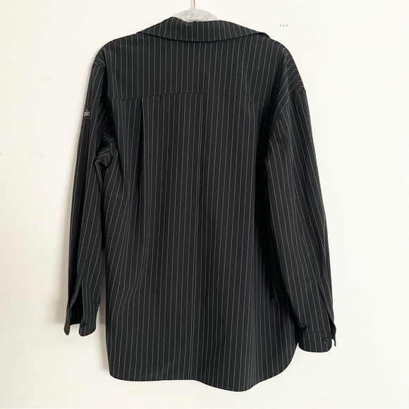 Alo Yoga Pinstripe Daylight Button Down Long Sleeve Black/Titanium M - Picture 8 of 14
